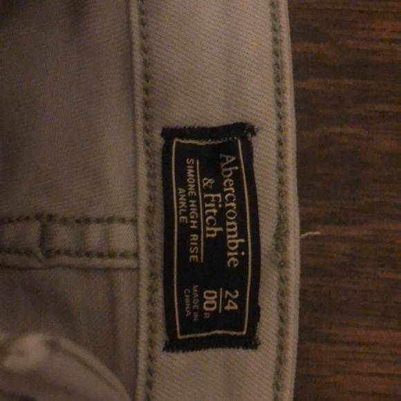 very comfortable! Hardly worn - Picture 2 of 3